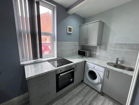 2 bedroom flat to rent - Photo 4