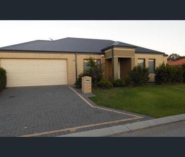 Spacious and Modern 3-Bedroom Home with Theatre Room - Photo 2