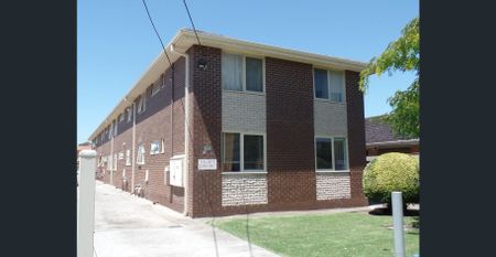 8/31 Edgar Street, Kingsville, Vic 3012 - Photo 2