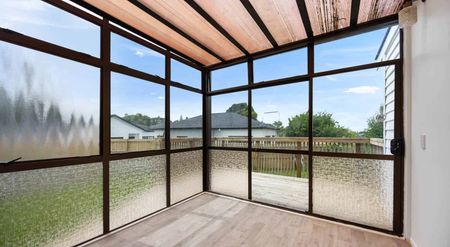 Newly renovated Spacious Family Home - Photo 5