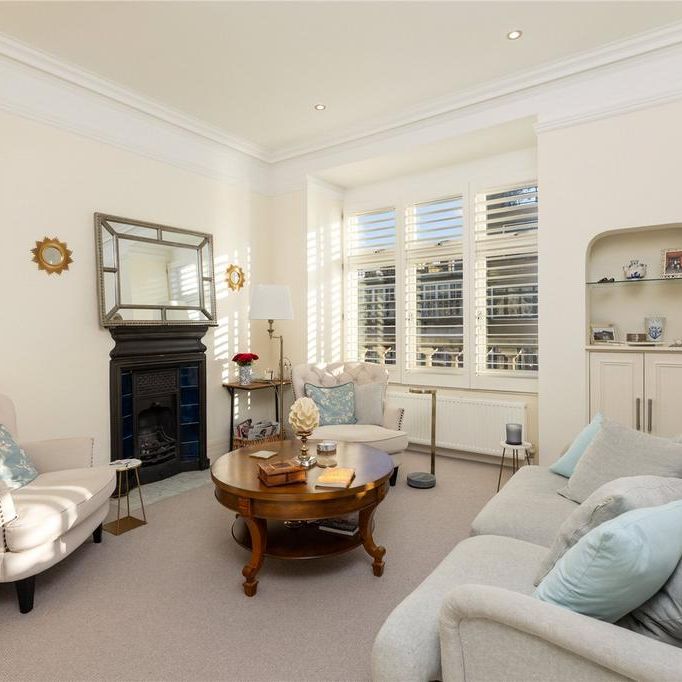 3 bedroom flat to rent - Photo 1