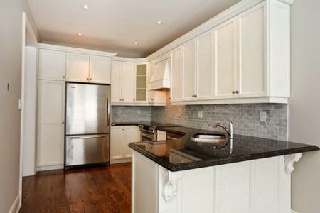 For Lease - 2434 Whistling Springs Crescent, Oakville, Ontario - Photo 5