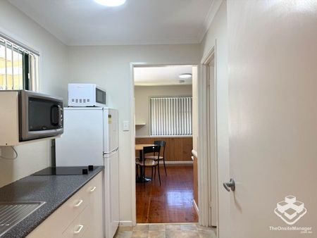 Gold Coast Long Term Rental, Standard 1-Bedroom Cabin, Min 4 month stay, Partly Furnished - Photo 2