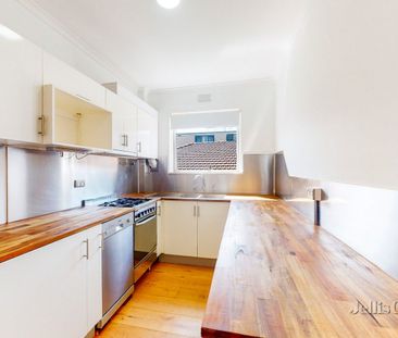 8/3 Ellesmere Road, Prahran - Photo 2