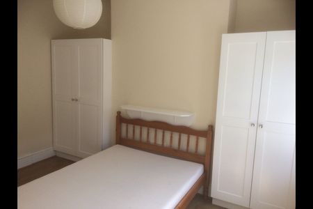 3 Bed Flat, Rushcroft Rd, SW2 - Photo 5