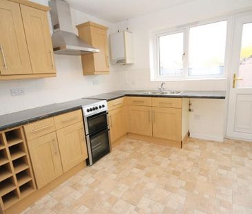 2 bedroom terraced house to rent - Photo 4