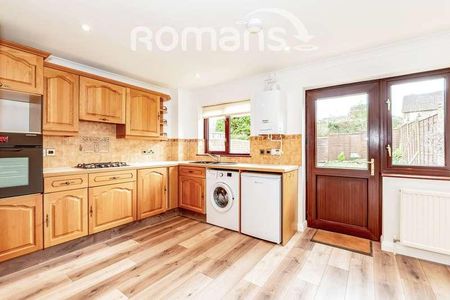 Burgess Close Odiham, RG29 - Photo 5