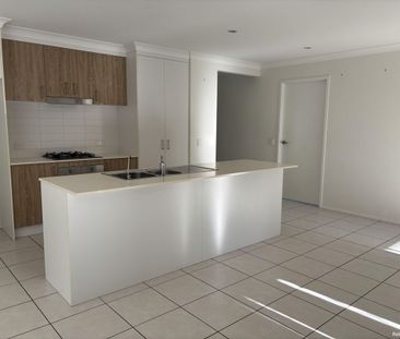 Spacious Family Living in Prime Urraween Location - Photo 1