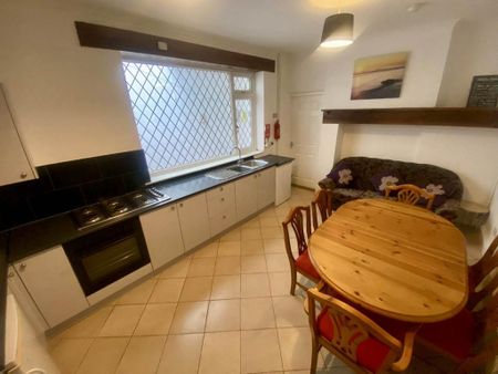 6 bedroom house to rent - Photo 3