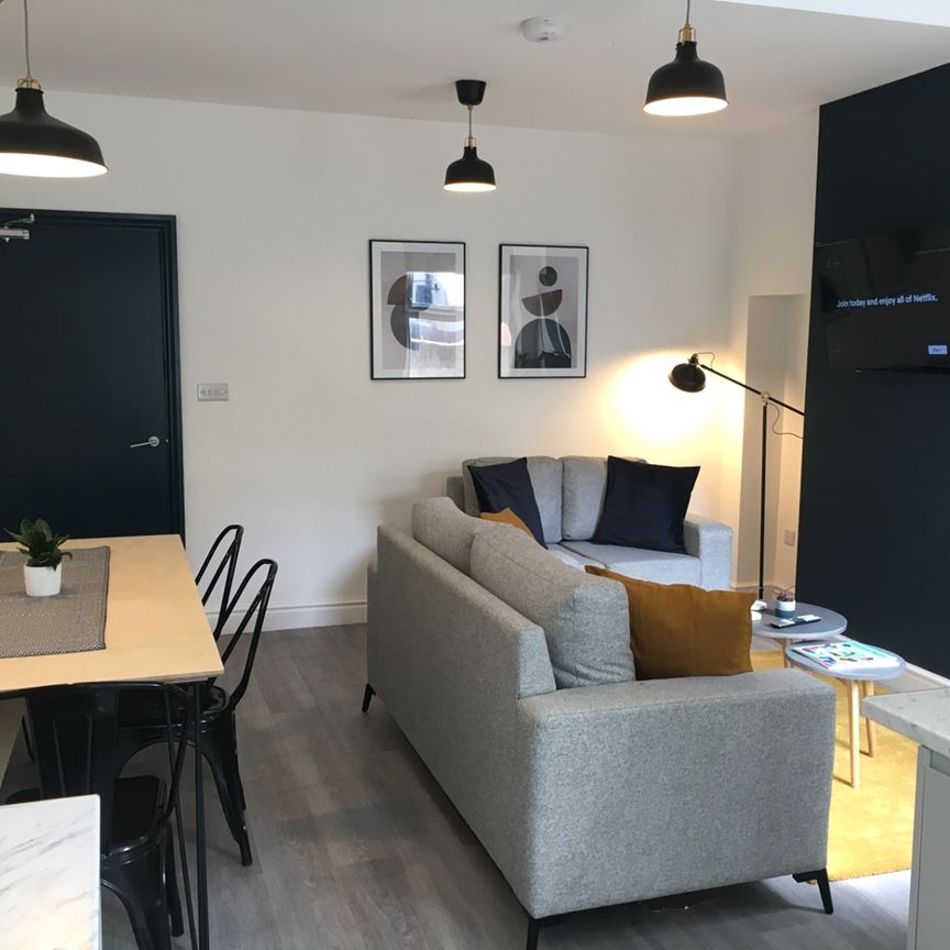 5 Bed Terraced House, Jubilee Drive, L7 - Photo 1