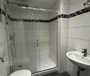 Moderne helle Wohnung 2ZKDB Erstbezug saniert Dachgeschoss Inrath - Photo 3