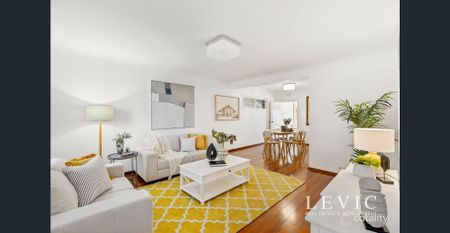 Spacious Family Living in the Heart of Mount Waverley - Photo 3