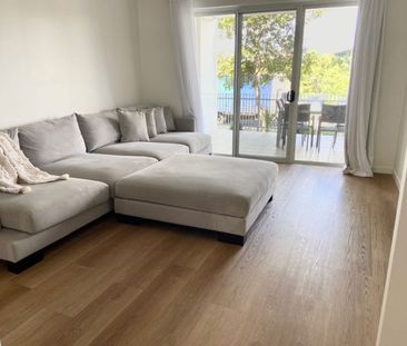 Spacious Ground-Floor Living with Private Courtyard & Sporting Fiel... - Photo 4
