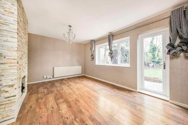 Hazeldene Gardens, Uxbridge, UB10 - Photo 1