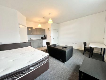 1 bedroom in a house share to rent - Photo 5
