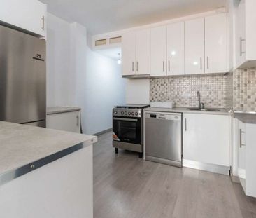 Alquiler de piso en Callejón Flores de las - Photo 2