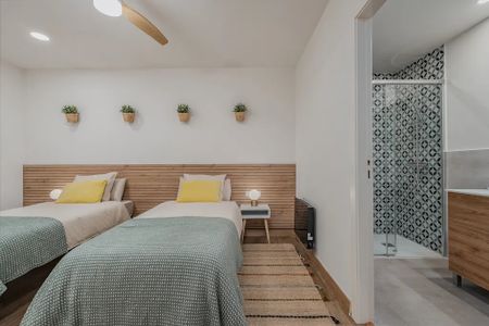 Carrer Baró de Maldà, L'Hospitalet de Llobregat, Catalonia 08901 - Photo 3