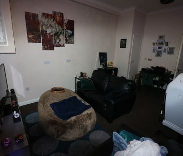 Flat 3, 7 Pearson Park - Photo 2