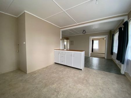 Alexander Avenue, Onekawa - Photo 2