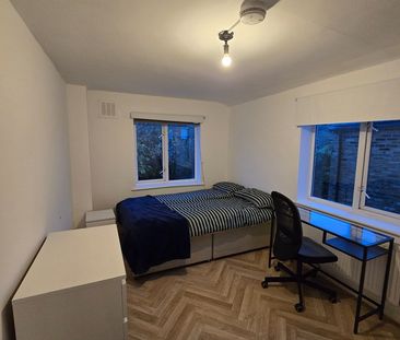 4 Bed Terraced House, Ventnor Road, SE14 - Photo 3