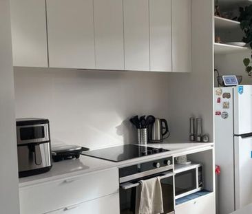"Upstairs Apartment In Central Kingston!" - Photo 4