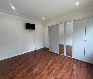 SPACIOUS FAMILY HOME - Photo 2