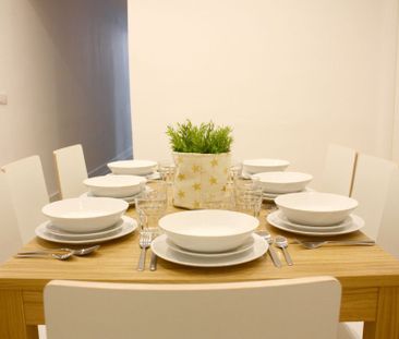 Bright room in Calle Valenzuela - Photo 6