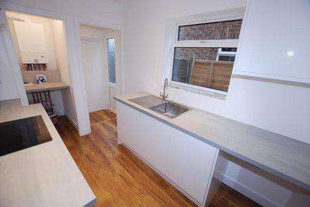1 bedroom semi-detached house to rent - Photo 4