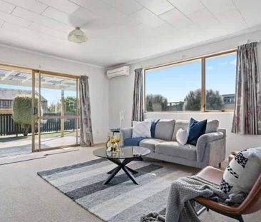 Tidy Sunny Home - Photo 1