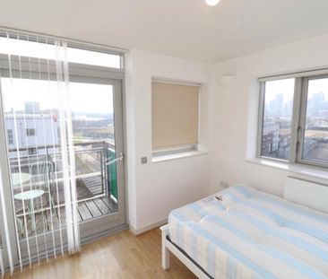 Room in a Shared Flat, Holly Court, SE10 - Photo 3