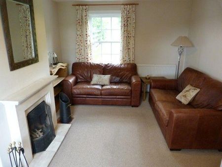 3 bedroom semi-detached house to rent - Photo 2