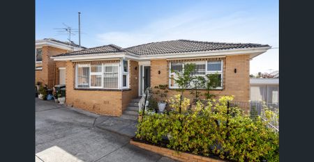 Stylish, Spacious, Modern Comfort in Caulfield South | FLARE REAL ESTATE - Photo 5