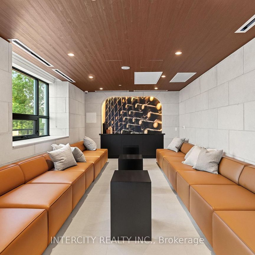 For Lease - 2075 King Road Unit# 112, King, Ontario - Photo 1