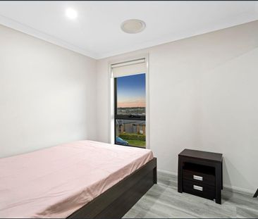 33 Sheila Street, Grantham Farm NSW 2765 - House For Rent | Domain - Photo 6