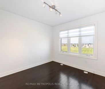 Condo Townhouse For Lease | W9246201 - Photo 2