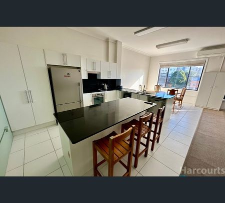 2/464 Hunter Street, Newcastle, NSW 2300 - Photo 2