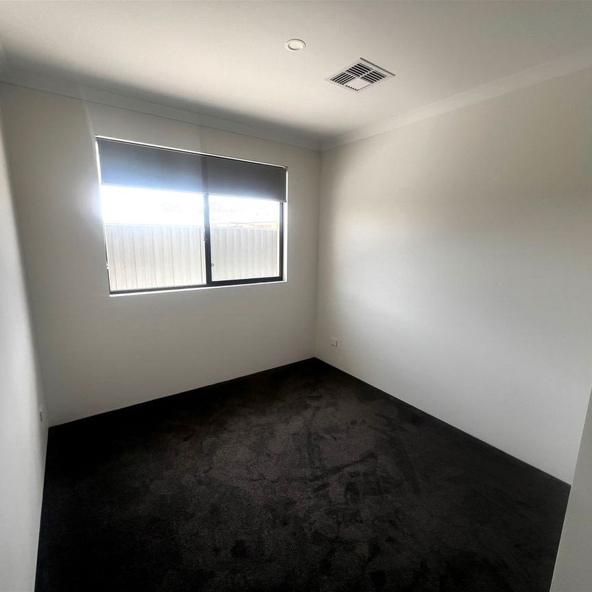 Premium New Build in Coodanup – Move In Now... - Photo 1