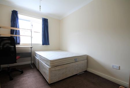 Sloane Court, Jesmond - Photo 3