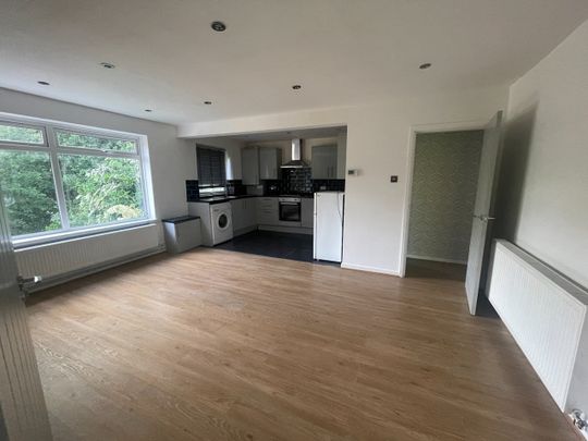 2 Bed Flat, Coppice House, B13 - Photo 1