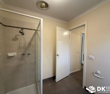 Modern 3 Bedroom Townhouse in Werribee - Photo 4