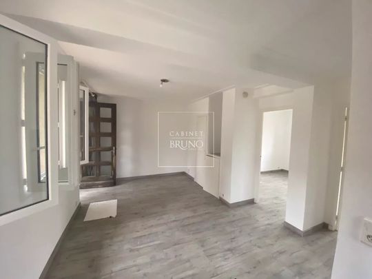 Location Appartement 3 pièces 42m² LA ROQUETTE SUR SIAGNE 06550 - Photo 1