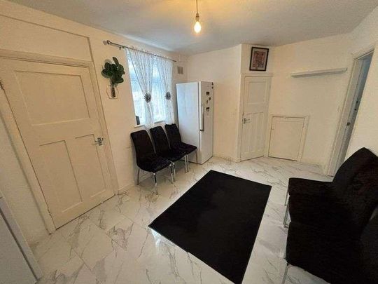 Cecil Road, Harrow Weald, Middlesex, HA3 - Photo 1