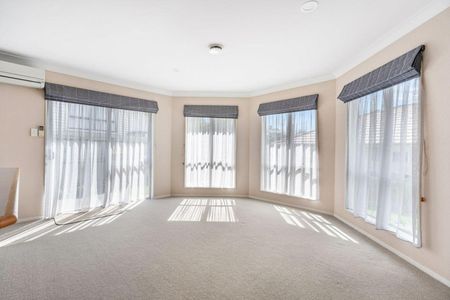 Modern comfort in a convenient Onerahi location - Photo 2