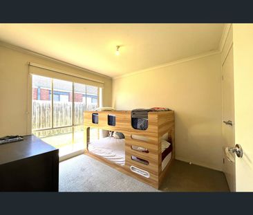 21 Red Gum Circuit, Pakenham, Vic 3810 - Photo 4