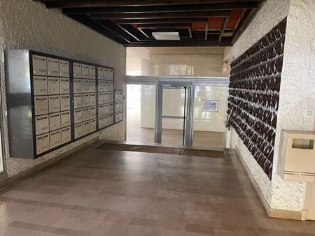 Location Appartement 2 pièces 58m² MAUGUIO 34130 - Photo 3