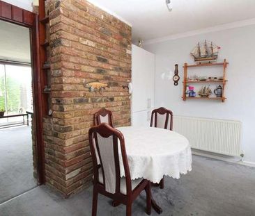 Albain Crescent, Ashford, TW15 - Photo 2