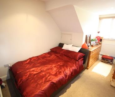 Kings Road, Shalford, GU4 8JU - Photo 1