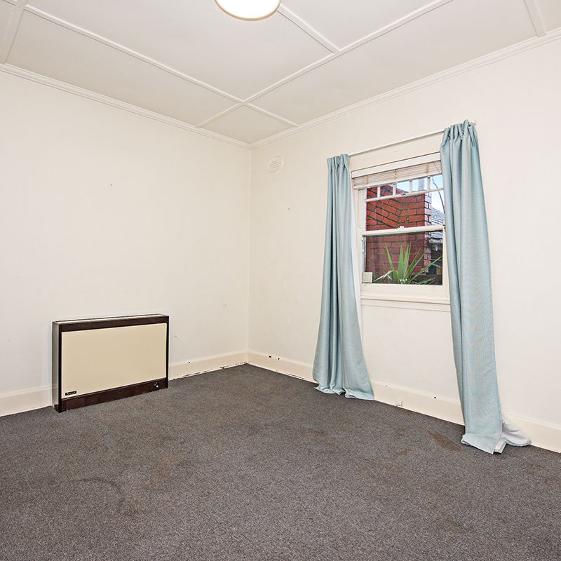 9 Kurrajong Avenue, St Kilda East VIC 3183 - House For Rent | Domain - Photo 1