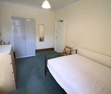 6 bedroom terraced house to rent - Photo 4