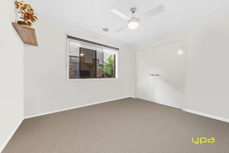 Charming Family Home in Cranbourne East - Photo 3